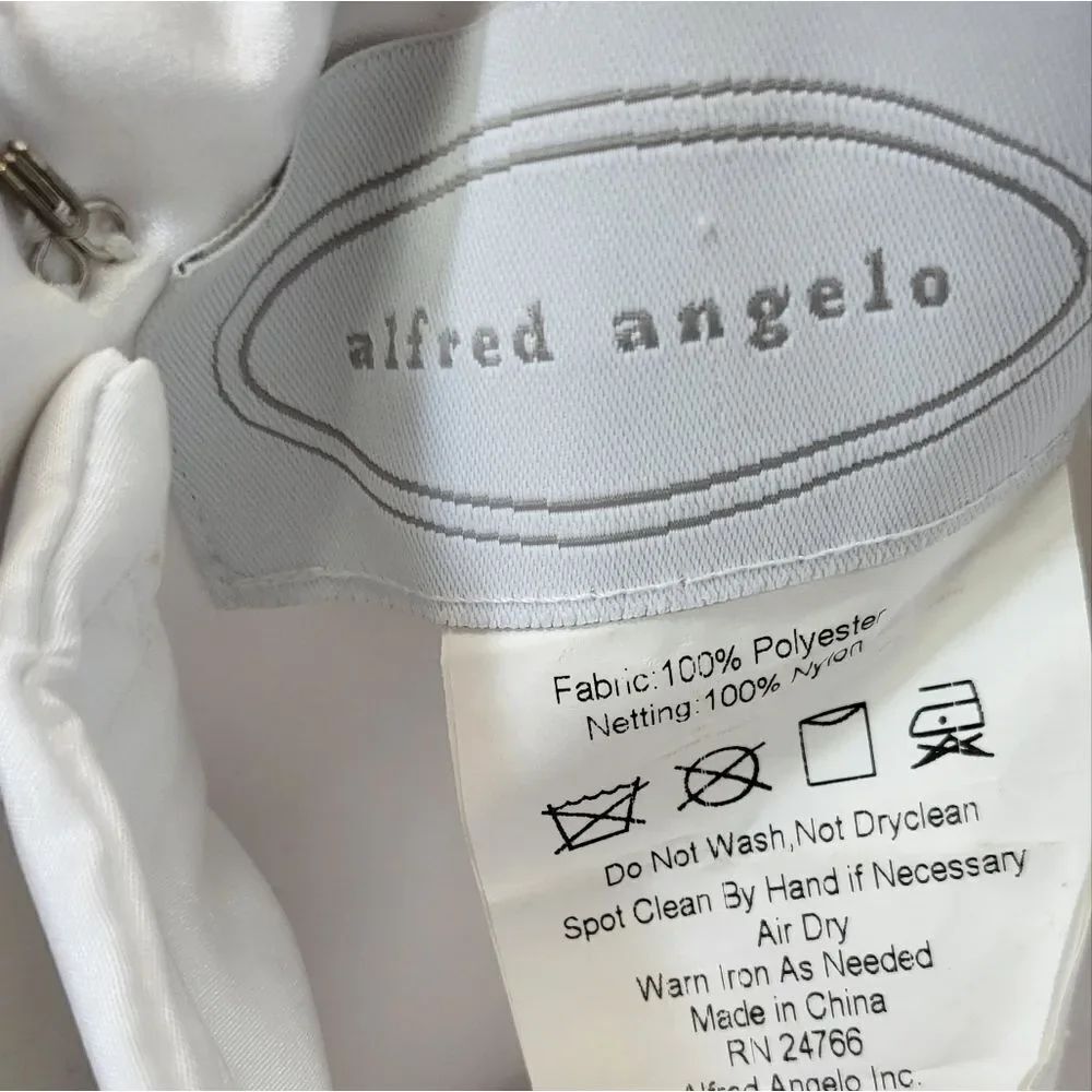 Alfred Angelo bridal gown - Picture 7 of 12